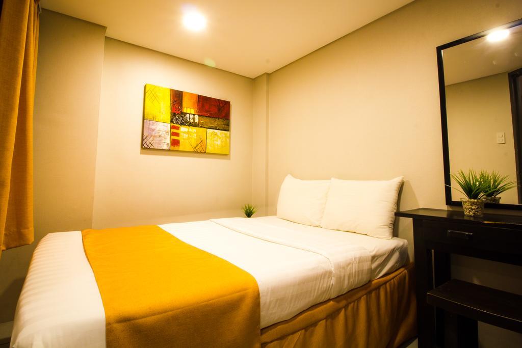 Jade Hotel And Suites Makati City Екстер'єр фото